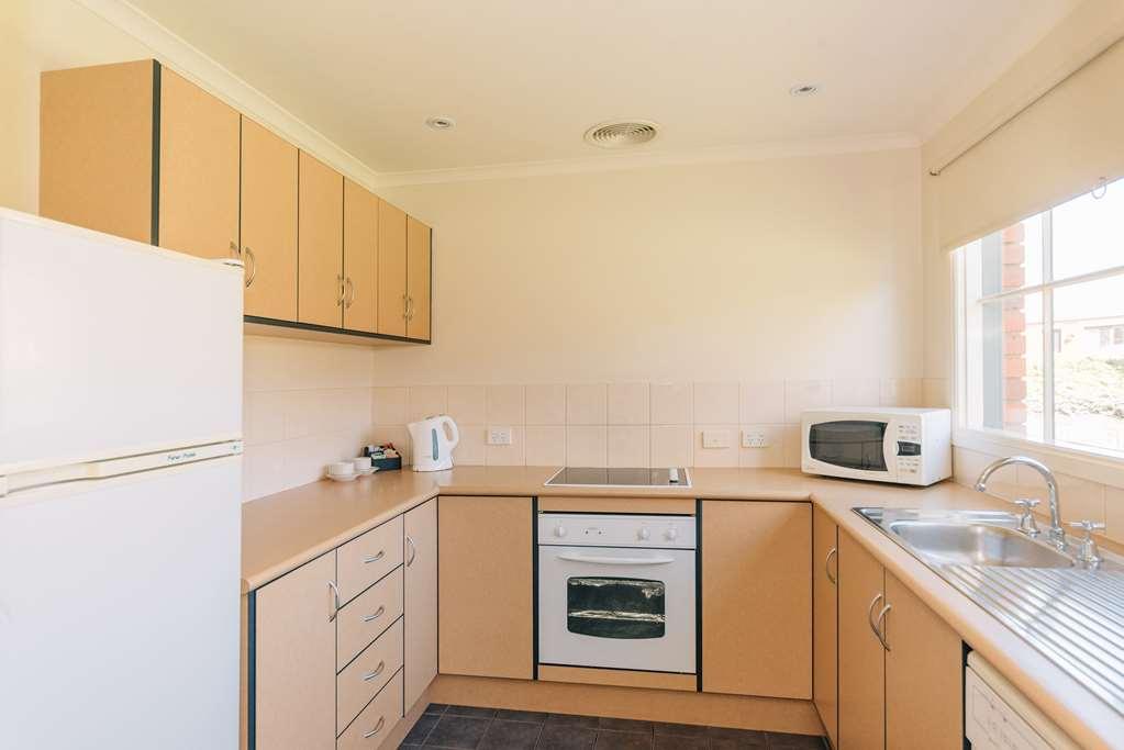 Country Club Villas Launceston Room photo