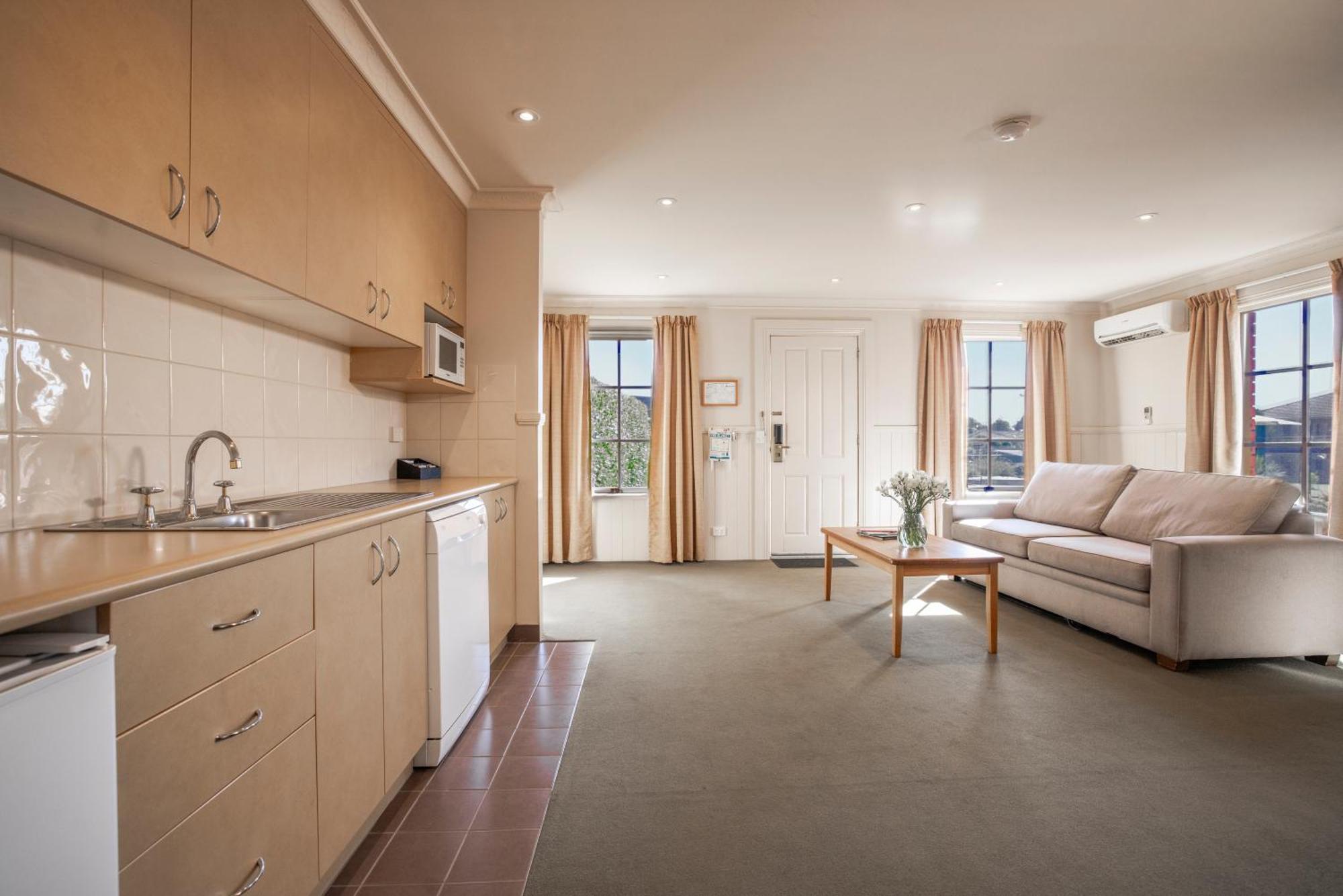 Country Club Villas Launceston Room photo