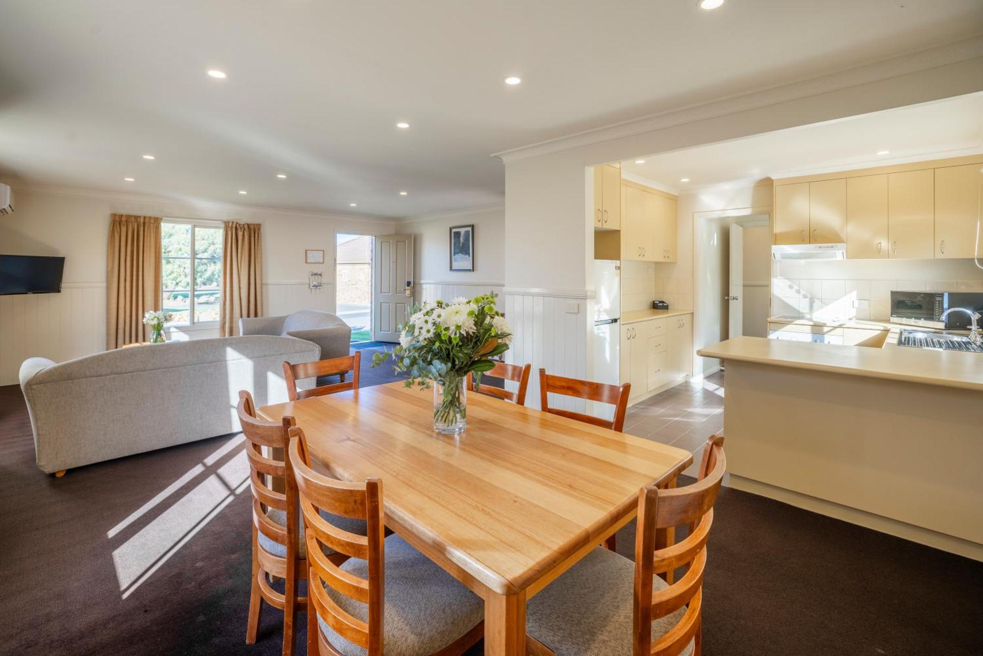 Country Club Villas Launceston Room photo