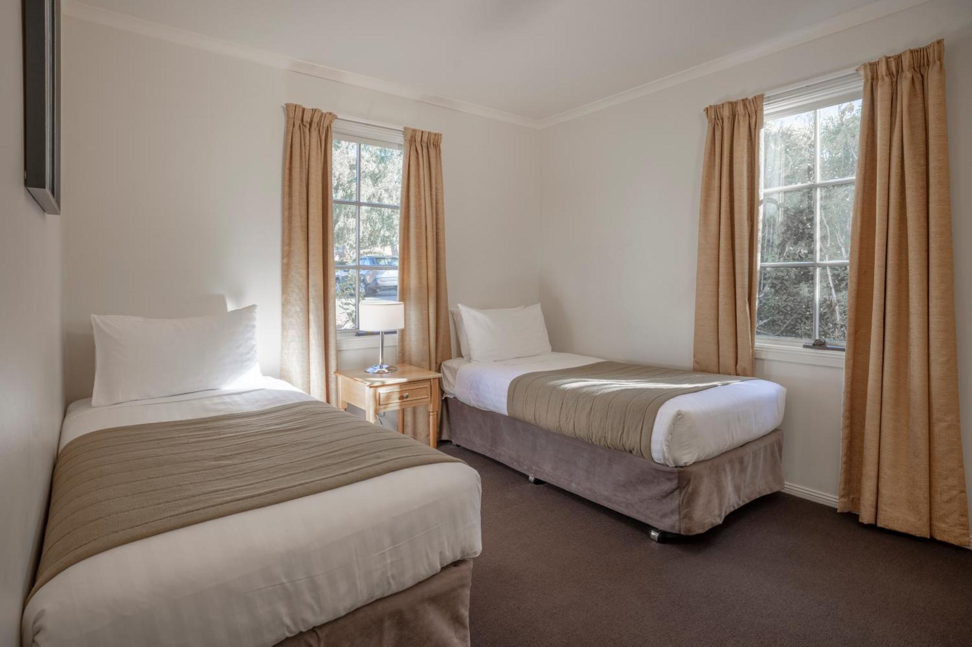 Country Club Villas Launceston Room photo