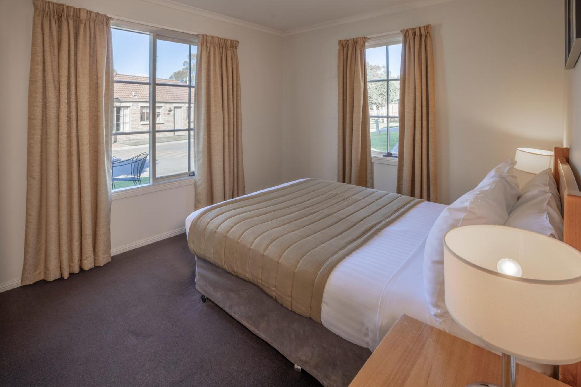 Country Club Villas Launceston Room photo