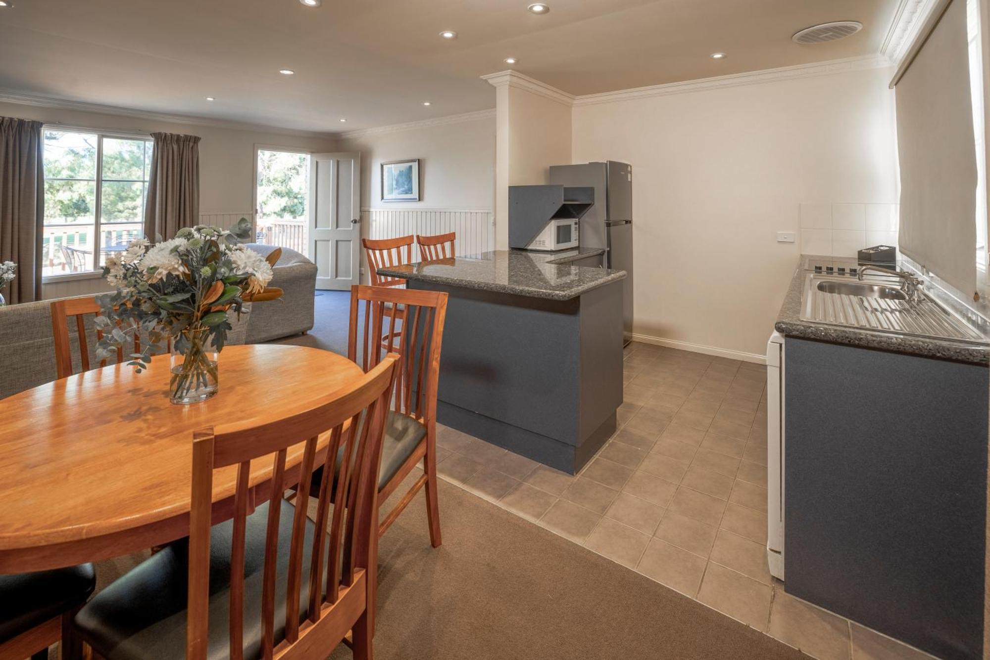 Country Club Villas Launceston Room photo