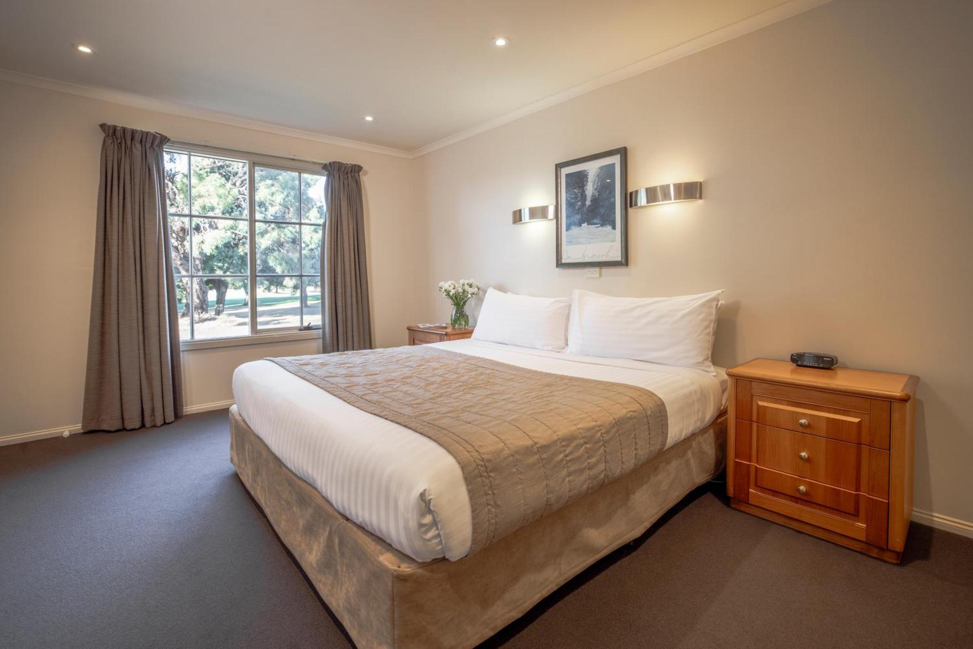 Country Club Villas Launceston Room photo