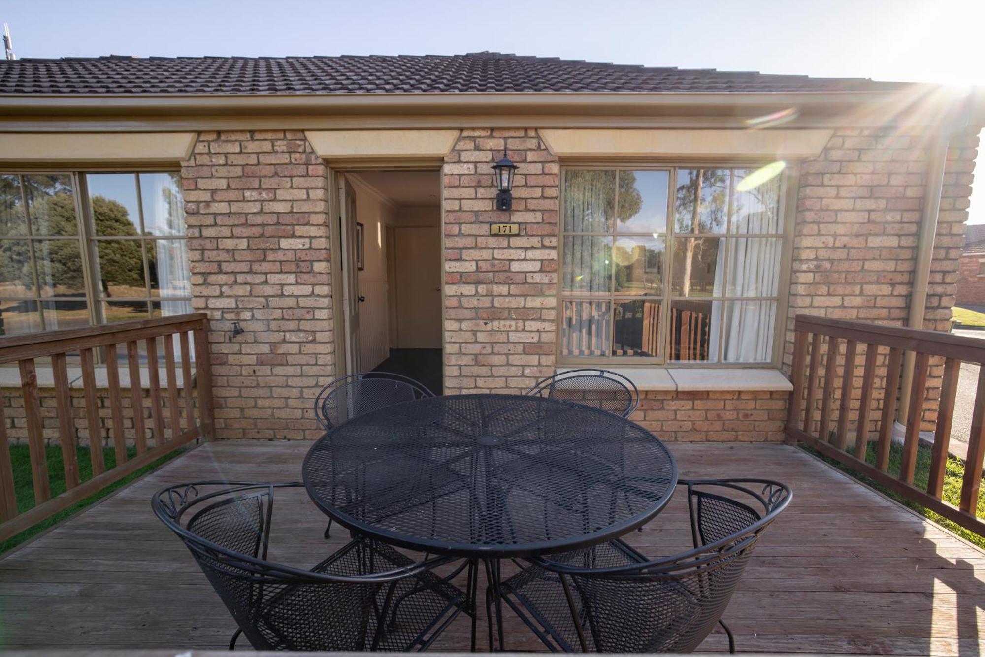 Country Club Villas Launceston Room photo