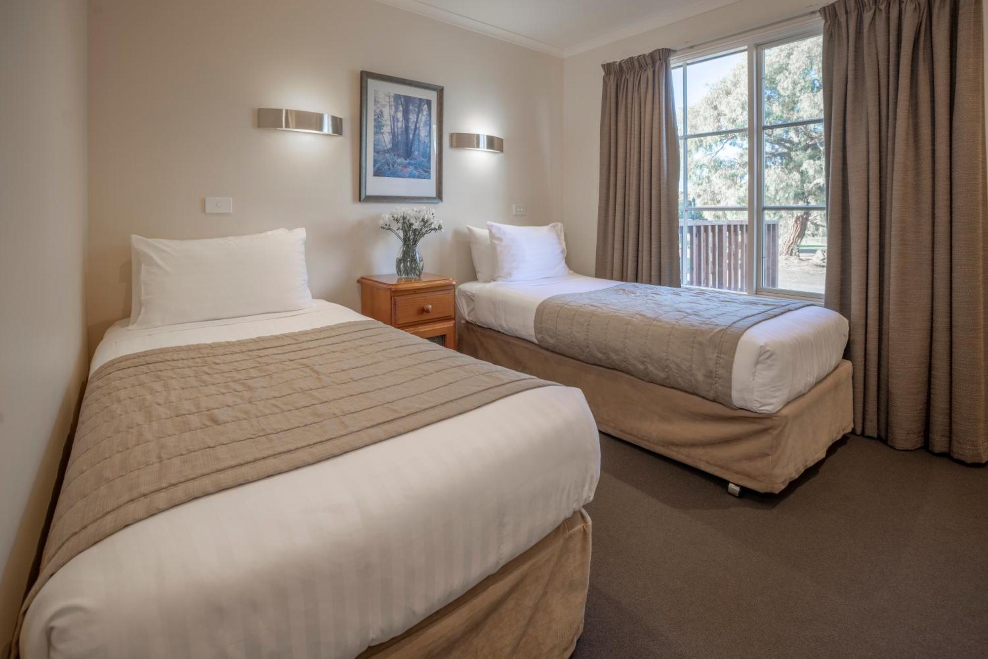 Country Club Villas Launceston Room photo
